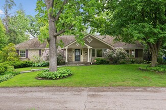10 Woodland Rd, Edina, MN 55424