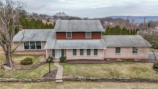 2631 Buttonwood Dr, Slatington, PA 18080