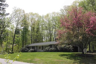 16 Bluffs Blvd, Center Ossipee, NH 03814