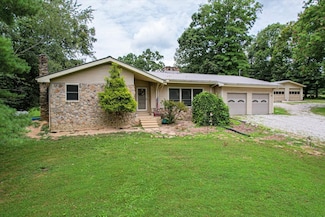 99 Happy Heart Ln, Byrdstown, TN 38549