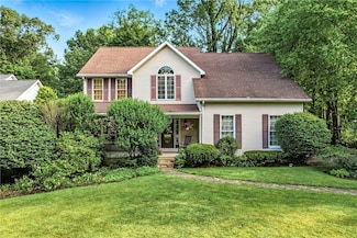 1091 Foxwood Dr, Hermitage, PA 16148