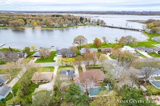 725 Fall St, Spring Lake, MI 49456