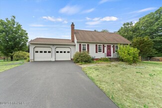2 Norland Ct, Saratoga Springs, NY 12866