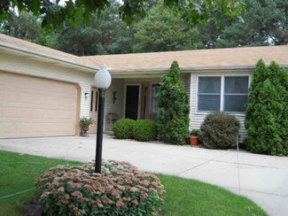 26911 Deer Creek Ln, Elkhart, IN 46514