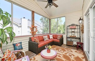 13256 Barrett Chase Cir, Ballwin, MO 63021