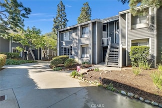 25429 Pine Creek Ln, Wilmington, CA 90744