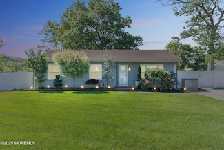 824 Broadway Blvd, Toms River, NJ 08757