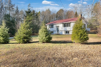 18 Lambert Rd, Freeport, ME 04032