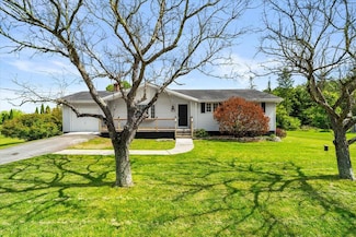 433 Sabol Rd, Stroudsburg, PA 18360