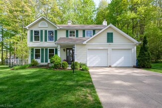 1469 Elizabeth Ln, MacEdonia, OH 44056