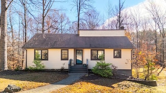 244 Ridgeway Dr, Farmville, VA 23901