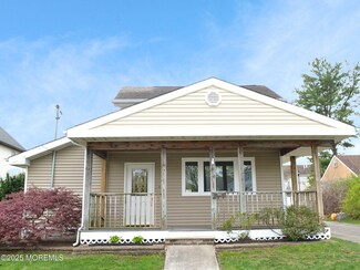 13 Lasatta Ave, Englishtown, NJ 07726