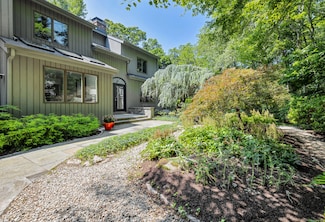 204 Sam Hill Rd, Guilford, CT 06437