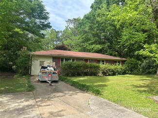 2044 W Pine St, Alexander City, AL 35010
