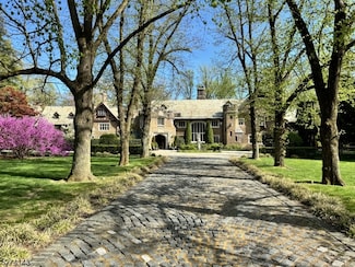 12 Canfield Rd, Morristown, NJ 07960