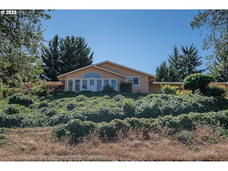 146 Aker Dr, Myrtle Creek, OR 97457