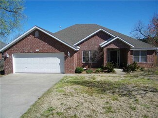 504 E Andrew Ave, Springdale, AR 72764