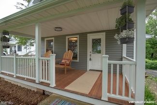11 Hillcrest Ave, Gladstone, NJ 07934
