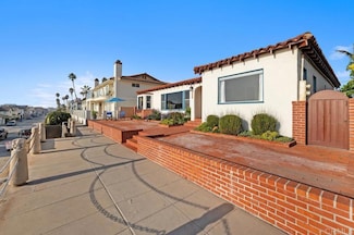 1816 S Pacific St, Oceanside, CA 92054