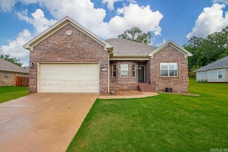 3906 Edgewater Dr, Benton, AR 72019