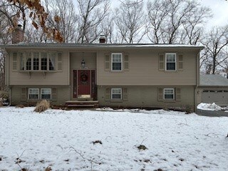 17 Mann School Rd, Smithfield, RI 02917