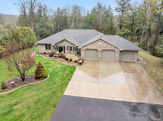 N5634 Sunset Ln, Luxemburg, WI 54217