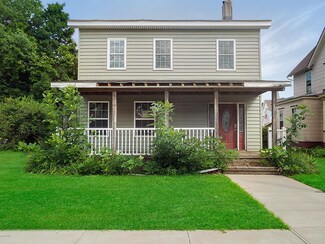 17 Orange St, Port Jervis, NY 12771