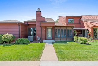 2240 Meadowbrook Ct Unit F, Oshkosh, WI 54904