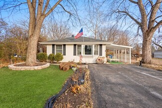 4501 Dumoulin Ave, Lisle, IL 60532