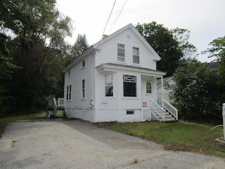9 Elm St, Norway, ME 04268