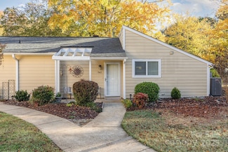 941 Sardis Cove Dr, Charlotte, NC 28270