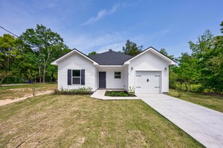 59 Davis St, Defuniak Springs, FL 32435
