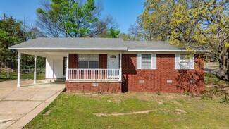 800 Buttercup Cir, North Little Rock, AR 72118