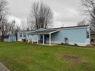 8232 Cloveridge Dr, Erie, PA 16509