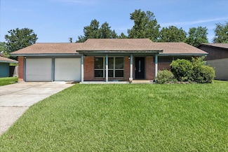 1900 Wildwood Ave, Orange, TX 77632