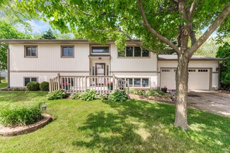 203 Lexington St, Dekalb, IL 60115