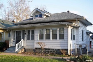 1015 W 17th St, Davenport, IA 52804