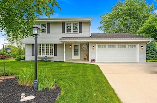 W143N4918 Brook Falls Dr, Menomonee Falls, WI 53051