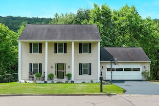 1249 Domenica Dr, Endicott, NY 13760