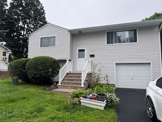 113 6th Ave, Huntington Station, NY 11746
