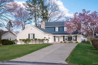 4490 W Hopewell Rd, Center Valley, PA 18034
