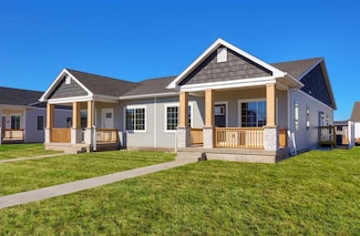 9772 Regatta Ln, Johnston, IA 50131