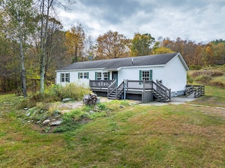 667 Ashgrove Rd, Cambridge, NY 12816