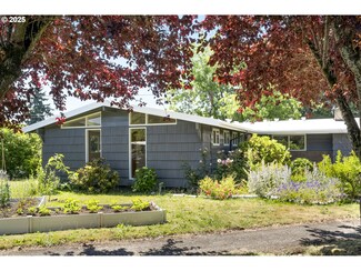 11328 SE Pine Ct, Portland, OR 97216