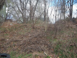 105 Hawkins St, Derby, CT 06418