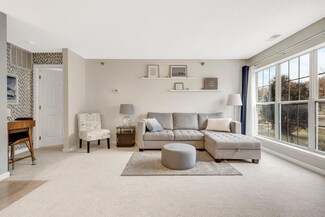6145 Chasewood Pkwy Unit 4, Hopkins, MN 55343