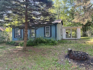 456 Myrtle St, Gladwin, MI 48624