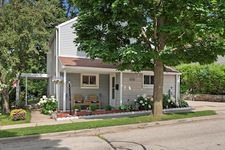 5713 Clover Ln, Greendale, WI 53129