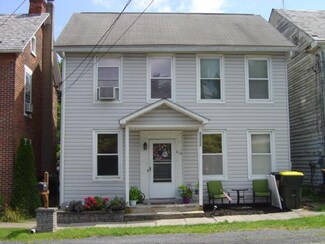 618 Monocacy Dr, Bath, PA 18014