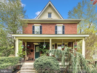 24 Lombard St, Thurmont, MD 21788